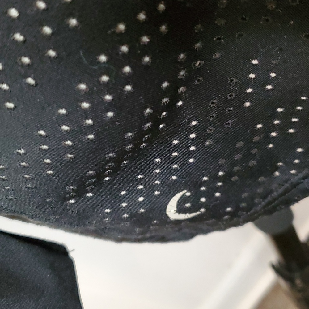 Zyia Preforated Fitted Workout Top Medium - Picture 6 of 8